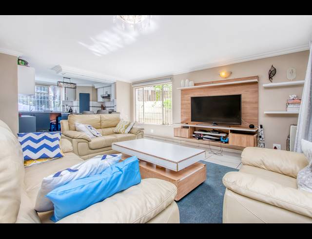 4 BEDROOM FREESTANDING FOR SALE IN WELTEVREDEN PARK